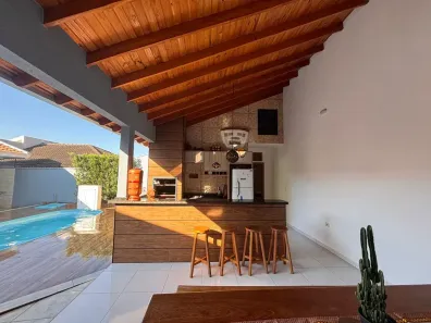 Casa com 4 Quartos à venda, 130m² no Jardim Paris, Maringá