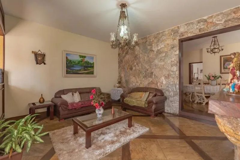 Casa com 5 quartos — Dona Clara, Belo Horizonte