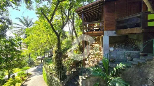 Casa de Condomínio com 4 Quartos à venda, 360m² no Sapê, Niterói