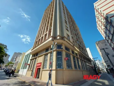 Apartamento com 2 Quartos para alugar, 65m² no Centro, Florianópolis