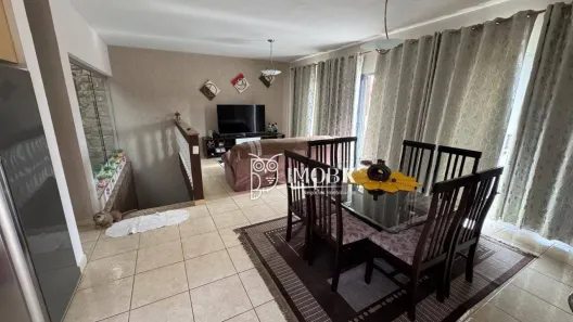 Casa com 3 Quartos para alugar, 184m² no Jardim São Vicente, Jundiaí
