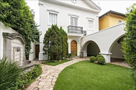 Casa com 3 Quartos para venda ou aluguel, 300m² no Jardim Europa, São Paulo