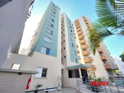 Apartamento com 2 Quartos para alugar, 60m² no Centro, Florianópolis