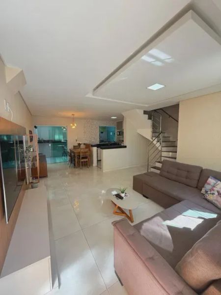 Casa com 3 quartos — Planalto, Belo Horizonte