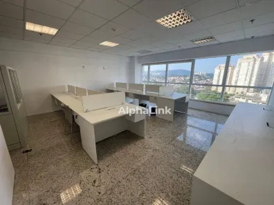 Sala Comercial para alugar, 56m² no Green Valley Alphaville, Barueri