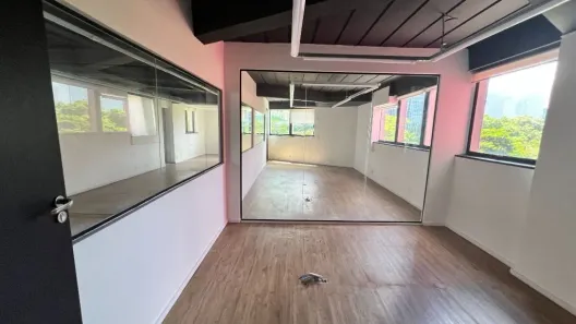Sala Comercial para venda ou aluguel, 164m² no Vila Olímpia, São Paulo
