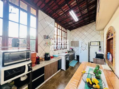 Casa com 4 Quartos à venda, 88m² no Conjunto Água Branca, Contagem