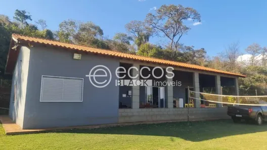 Fazenda/Sítio com 3 Quartos à venda, 200m² no Área Rural de Uberlândia, Uberlândia