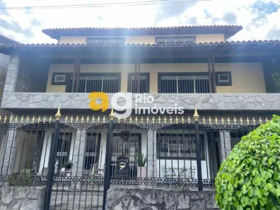 Casa de Condomínio com 4 Quartos à venda, 395m² no Vila Valqueire, Rio de Janeiro