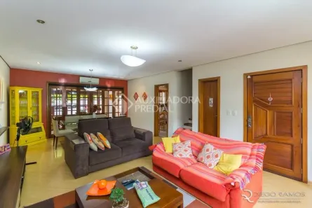 Sobrado com 3 Quartos à venda, 180m² no Guarujá, Porto Alegre