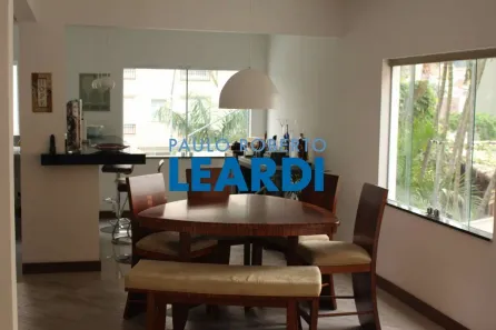 Sobrado com 4 Quartos à venda, 350m² no Vila Sônia, São Paulo