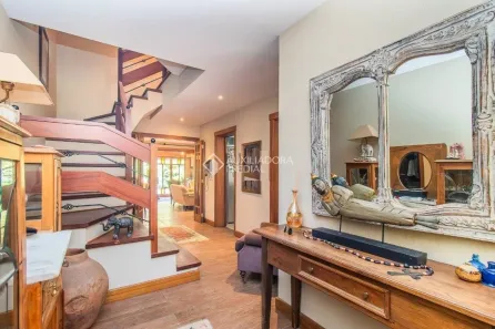 Casa de Condomínio com 3 Quartos à venda, 313m² no Três Figueiras, Porto Alegre