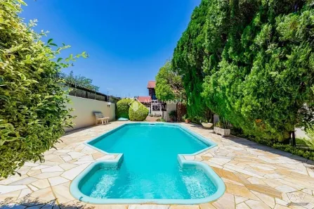Casa com 4 Quartos à venda, 210m² no Niterói, Canoas
