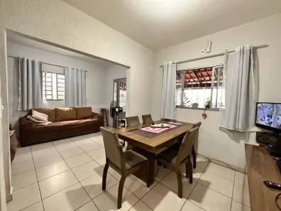 Casa com 3 Quartos à venda, 320m² no Monte Castelo, Contagem