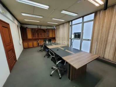Sala Comercial para alugar, 150m² no Centro Histórico, Porto Alegre