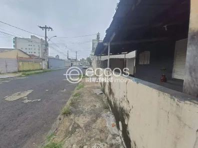 Lote/Terreno à venda, 300m² no Cazeca, Uberlândia