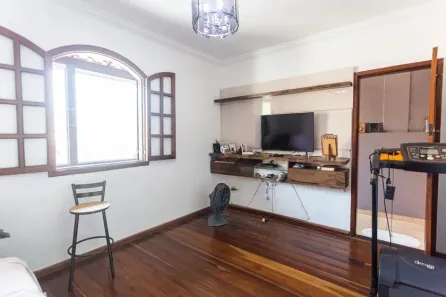 Casa com 5 Quartos à venda, 300m² no Aparecida, Belo Horizonte