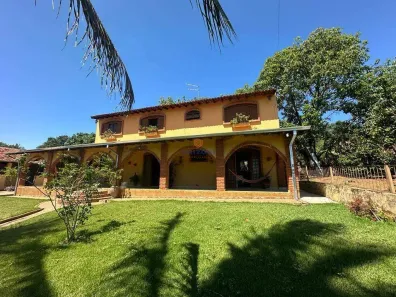 Fazenda/Sítio com 3 Quartos à venda, 300m² no Jardim Santa Cândida, Agudos