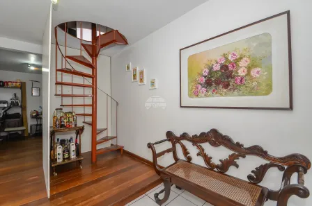 Casa com 4 Quartos à venda, 240m² no Santa Cândida, Curitiba
