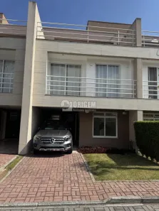 Sobrado com 3 Quartos à venda, 132m² no Água Verde, Curitiba