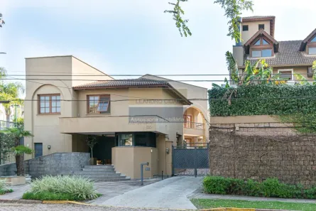 Casa de Condomínio com 3 Quartos à venda, 435m² no Três Figueiras, Porto Alegre