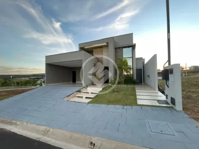 Casa de Condomínio com 3 Quartos à venda, 152m² no Cidade das Flores, Caldas Novas