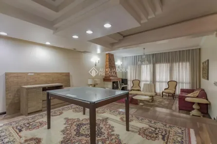Casa com 3 Quartos à venda, 650m² no Passo da Areia, Porto Alegre
