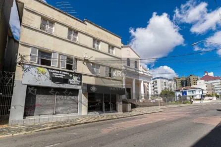 Apartamento com 2 Quartos para alugar, 84m² no Centro, Curitiba