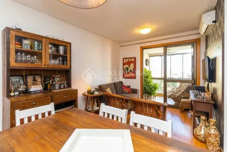 Apartamento com 2 Quartos à venda, 72m² no Passo da Areia, Porto Alegre
