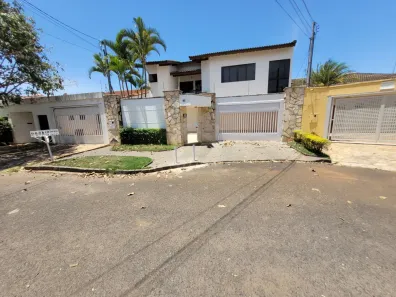 Casa com 4 Quartos para alugar, 312m² no Jardim Karaíba, Uberlândia