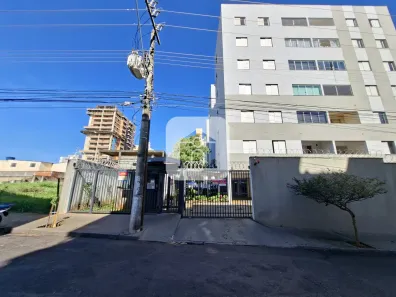 Apartamento com 3 Quartos para alugar, 65m² no Martins, Uberlândia