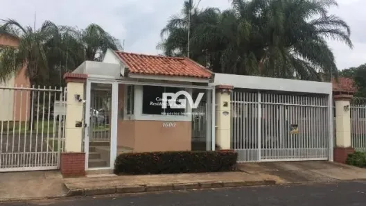 Casa com 3 Quartos para alugar, 77m² no Jardim Karaíba, Uberlândia