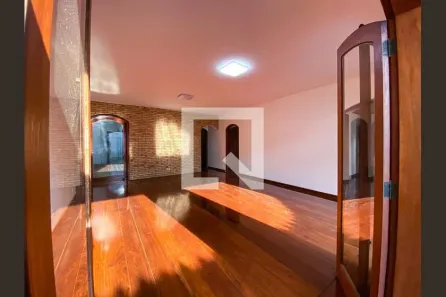 Casa com 7 Quartos à venda, 380m² no Caxingui, São Paulo