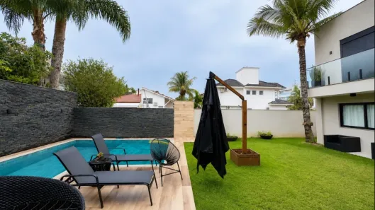 Casa com 4 Quartos para alugar, 360m² no Jurerê Internacional, Florianópolis