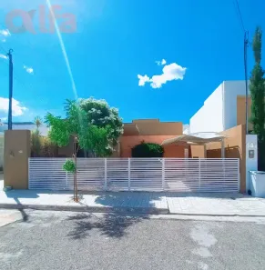 Casa com 3 Quartos para alugar, 180m² no Cidade Universitária, Petrolina