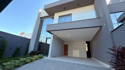 Sobrado com 3 Quartos à venda, 233m² no América, Joinville