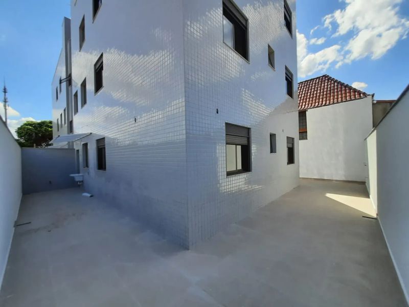 Apartamento com 3 quartos — Planalto, Belo Horizonte