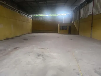 Galpão/Depósito/Armazém para alugar, 300m² no Vila Menck, Osasco