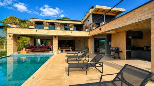 Casa de Condomínio com 4 Quartos à venda, 390m² no Fazenda Palao (Alpes de Guararema), Guararema