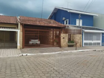 Casa com 3 Quartos à venda, 242m² no Vila Resende, Caçapava