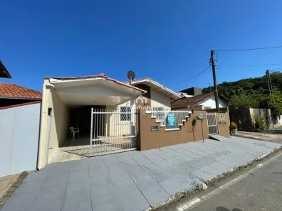 Casa com 3 Quartos para alugar, 107m² no Tifa Martins, Jaraguá do Sul
