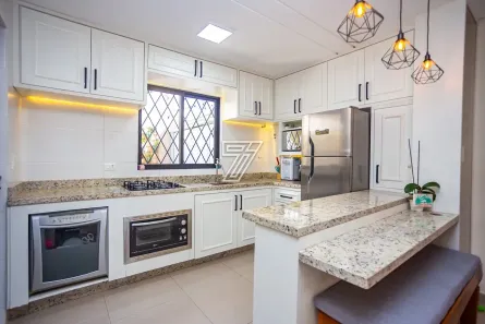 Sobrado com 3 Quartos à venda, 105m² no Parolin, Curitiba