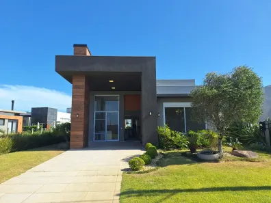 Casa de Condomínio com 3 Quartos à venda, 175m² no XANGRI-LÁ, Xangri-lá
