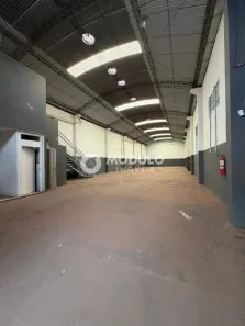 Galpão/Depósito/Armazém para alugar, 417m² no Custódio Pereira, Uberlândia