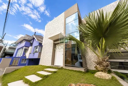 Casa com 1 Quarto à venda, 282m² no Santa Cândida, Curitiba