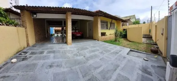 Casa com 4 Quartos à venda, 280m² no Lagoa Nova, Natal