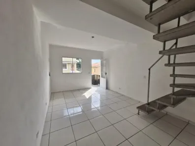 Casa de Condomínio com 2 Quartos para alugar, 60m² no Vila Santa Rosa, Jandira