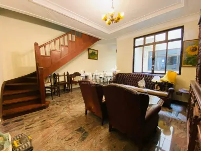 Casa com 3 Quartos à venda, 225m² no Gonzaga, Santos