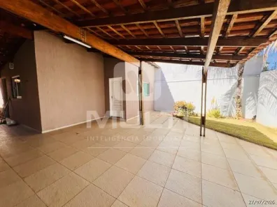 Casa com 3 Quartos para alugar, 146m² no Granada, Uberlândia