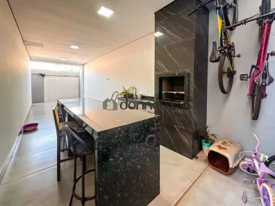 Casa com 3 Quartos à venda, 280m² no Olinda, Uberaba